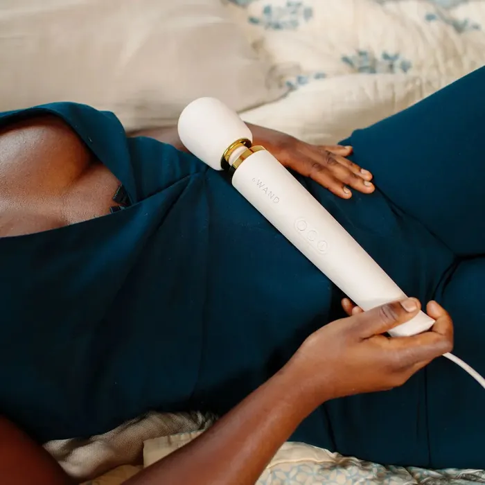 Le Wand Le Wand Powerful PlugIn Vibrating Massager Female Sex Toys
