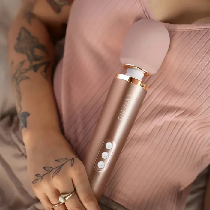 Le Wand Le Wand Powerful PlugIn Vibrating Massager Female Sex Toys